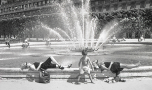 Palais Royal Fountain. Paris, Paris, May 1990